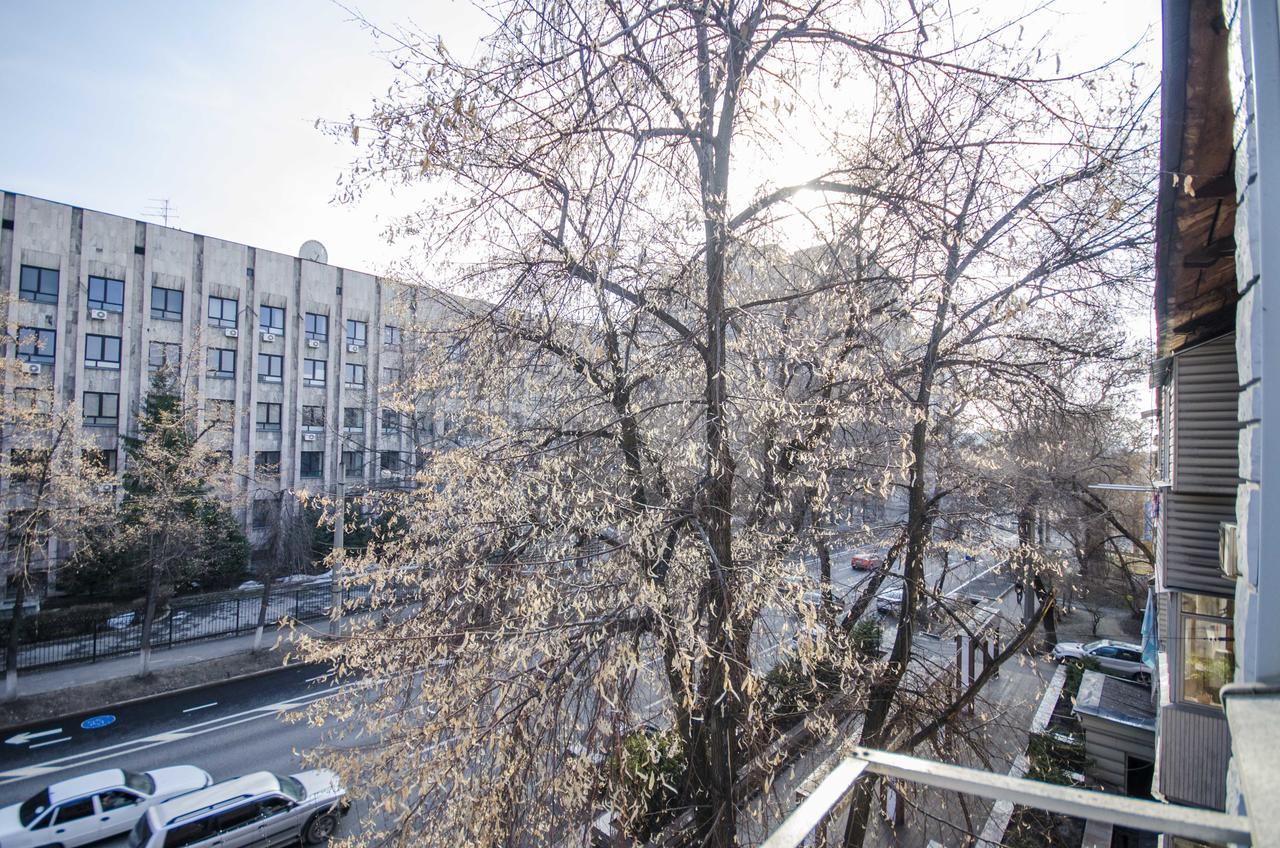 Золотой Квадрат Шевченко 75 Apartamento Almaty Exterior foto